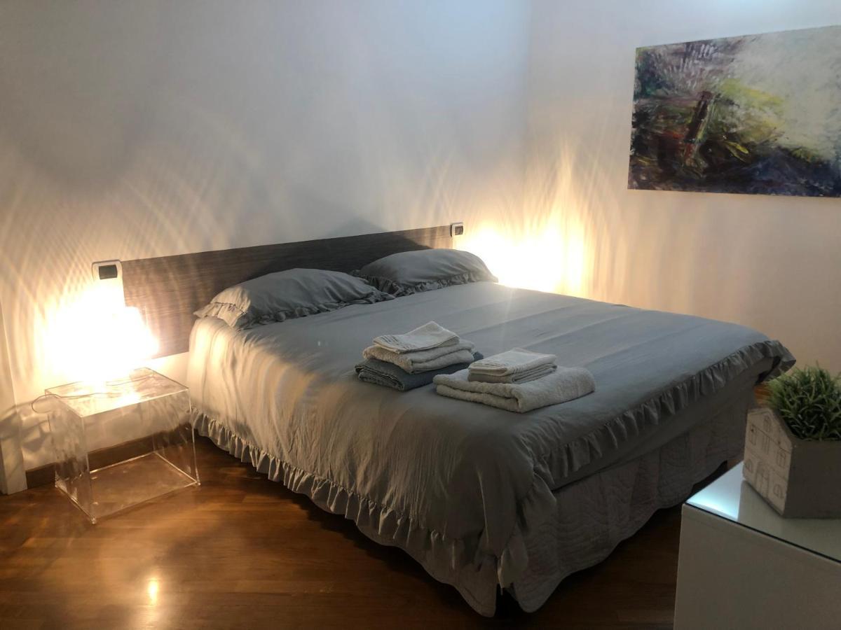 Emma Home adiacente alla Piazza Ducale Vigevano Esterno foto