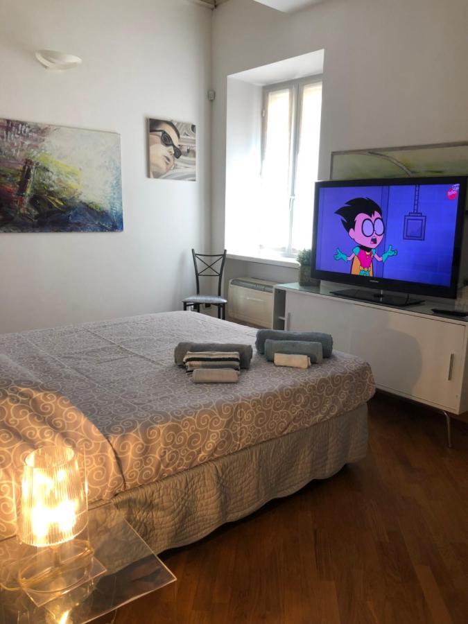 Emma Home adiacente alla Piazza Ducale Vigevano Esterno foto