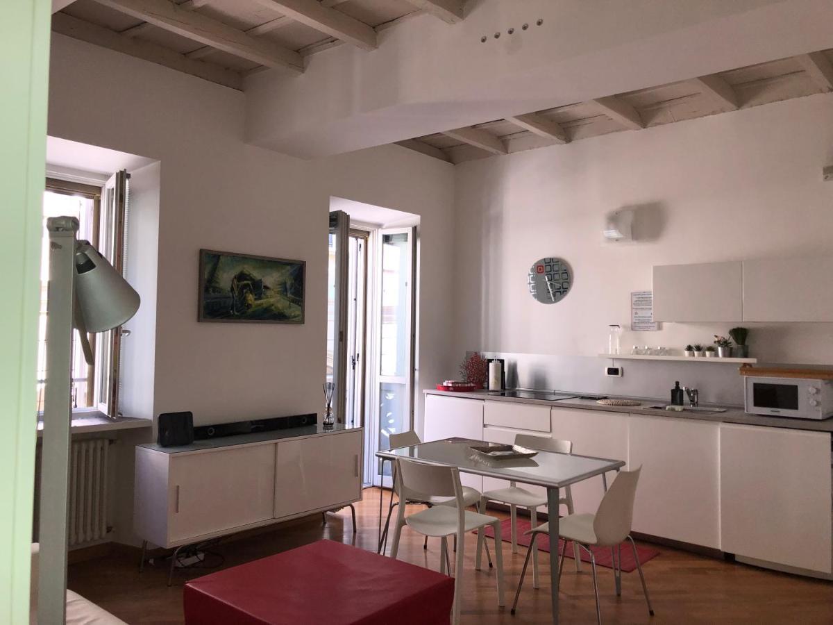 Emma Home adiacente alla Piazza Ducale Vigevano Esterno foto