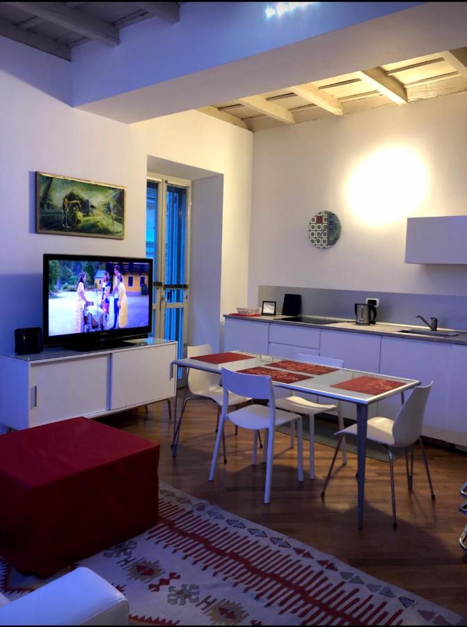 Emma Home adiacente alla Piazza Ducale Vigevano Esterno foto
