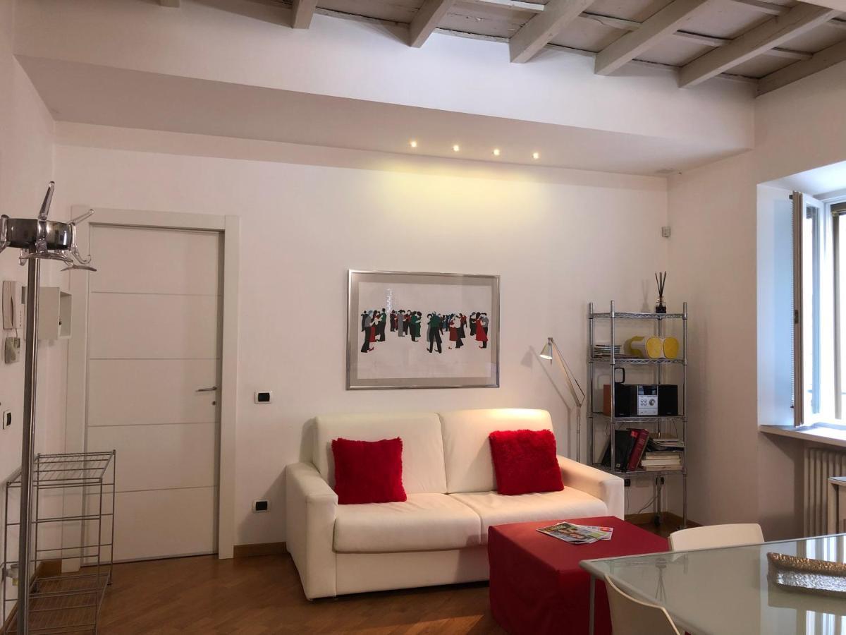 Emma Home adiacente alla Piazza Ducale Vigevano Esterno foto