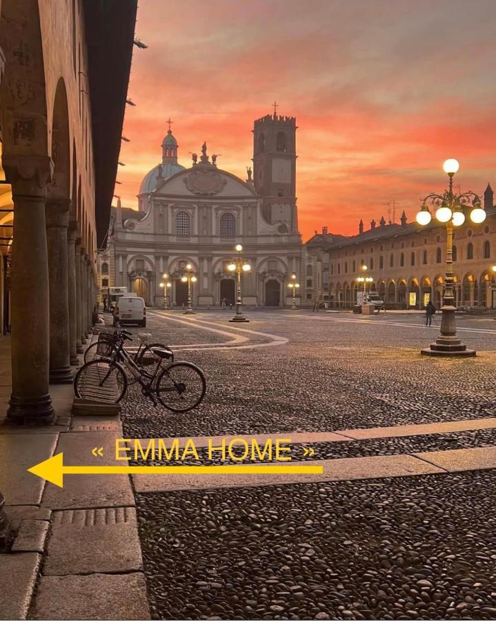 Emma Home adiacente alla Piazza Ducale Vigevano Esterno foto