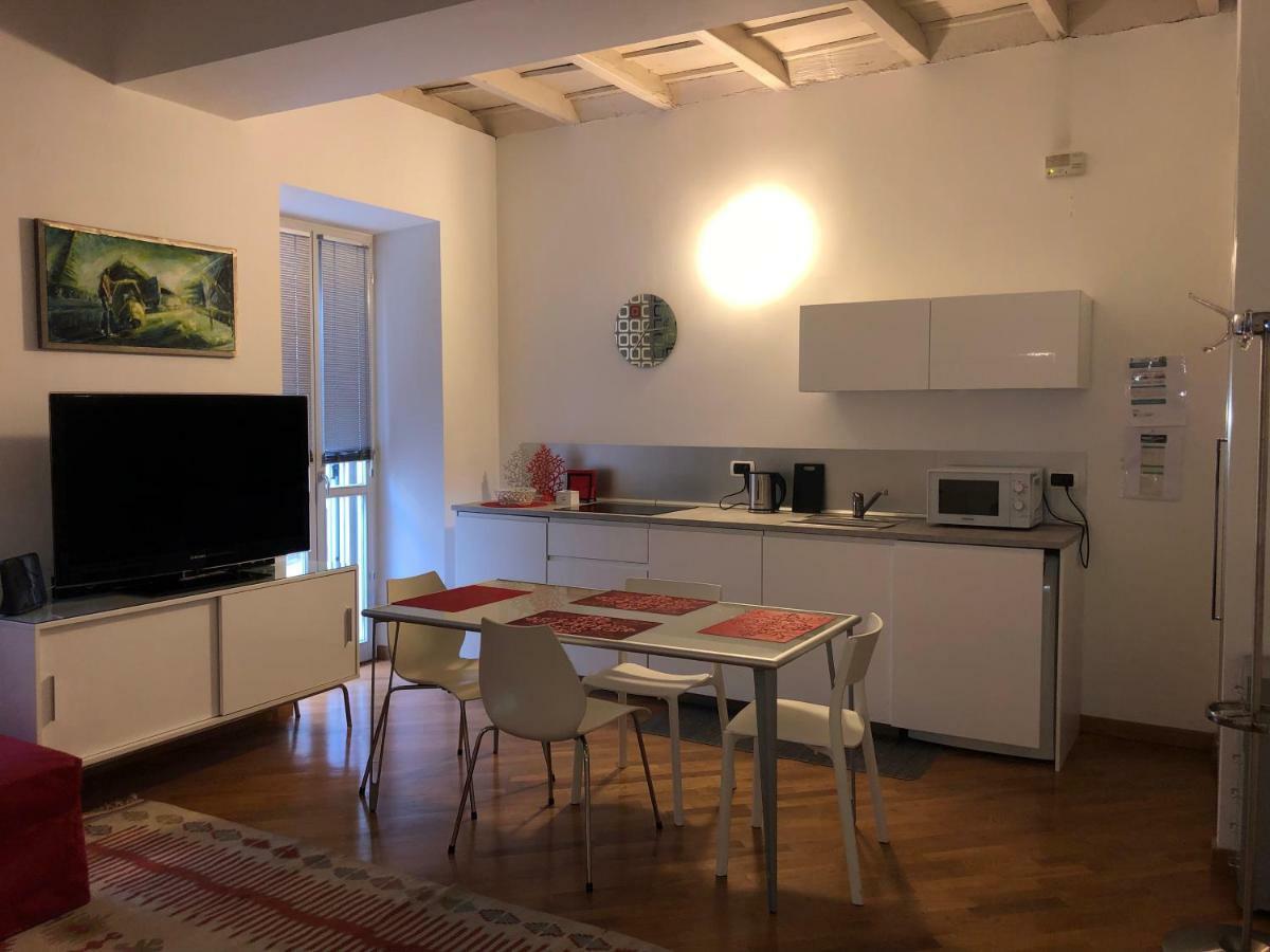 Emma Home adiacente alla Piazza Ducale Vigevano Esterno foto